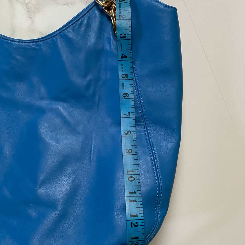 Michael Kors Lilly Heritage blue large tote , leather with gold chain straps. - Picture 4 of 8